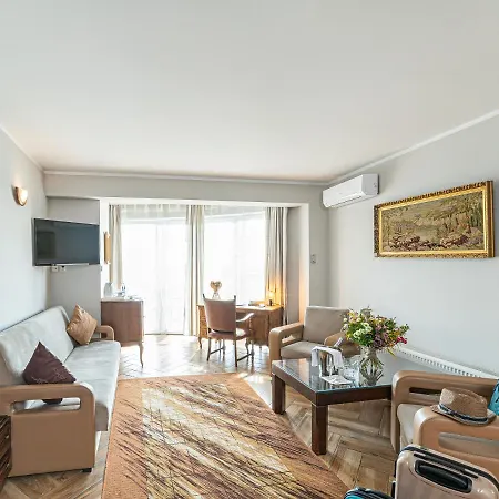 Solar Palace & Wellness 4* مارونجوفو