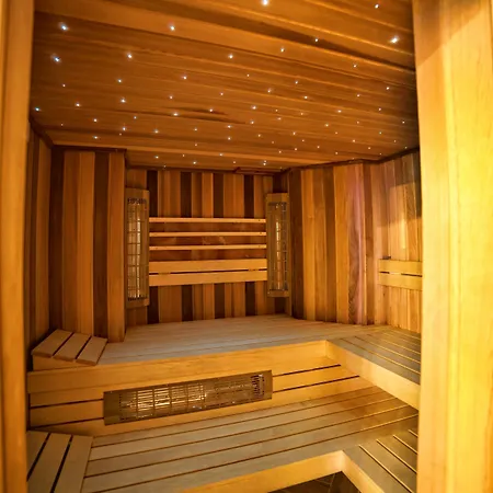 Solar Palace & Wellness فندق مارونجوفو