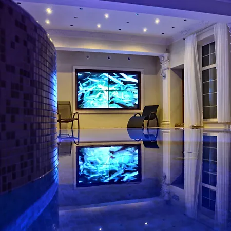 Solar Palace & Wellness فندق مارونجوفو