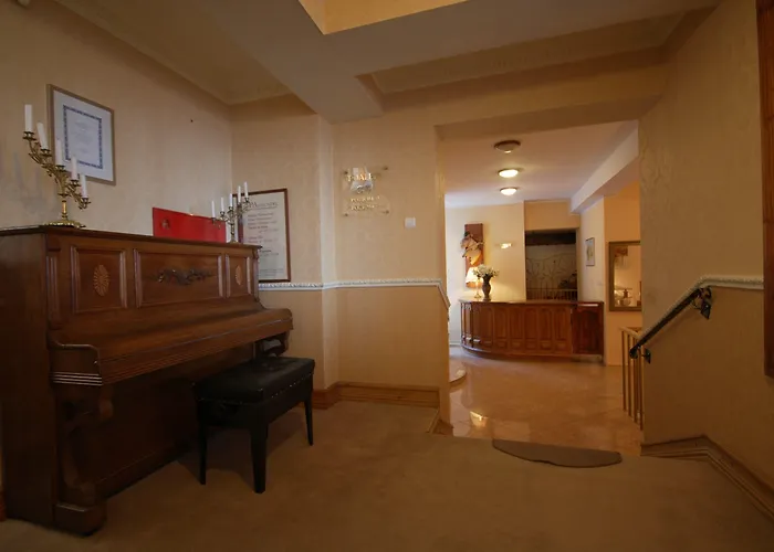 Solar Palace & Wellness 4*